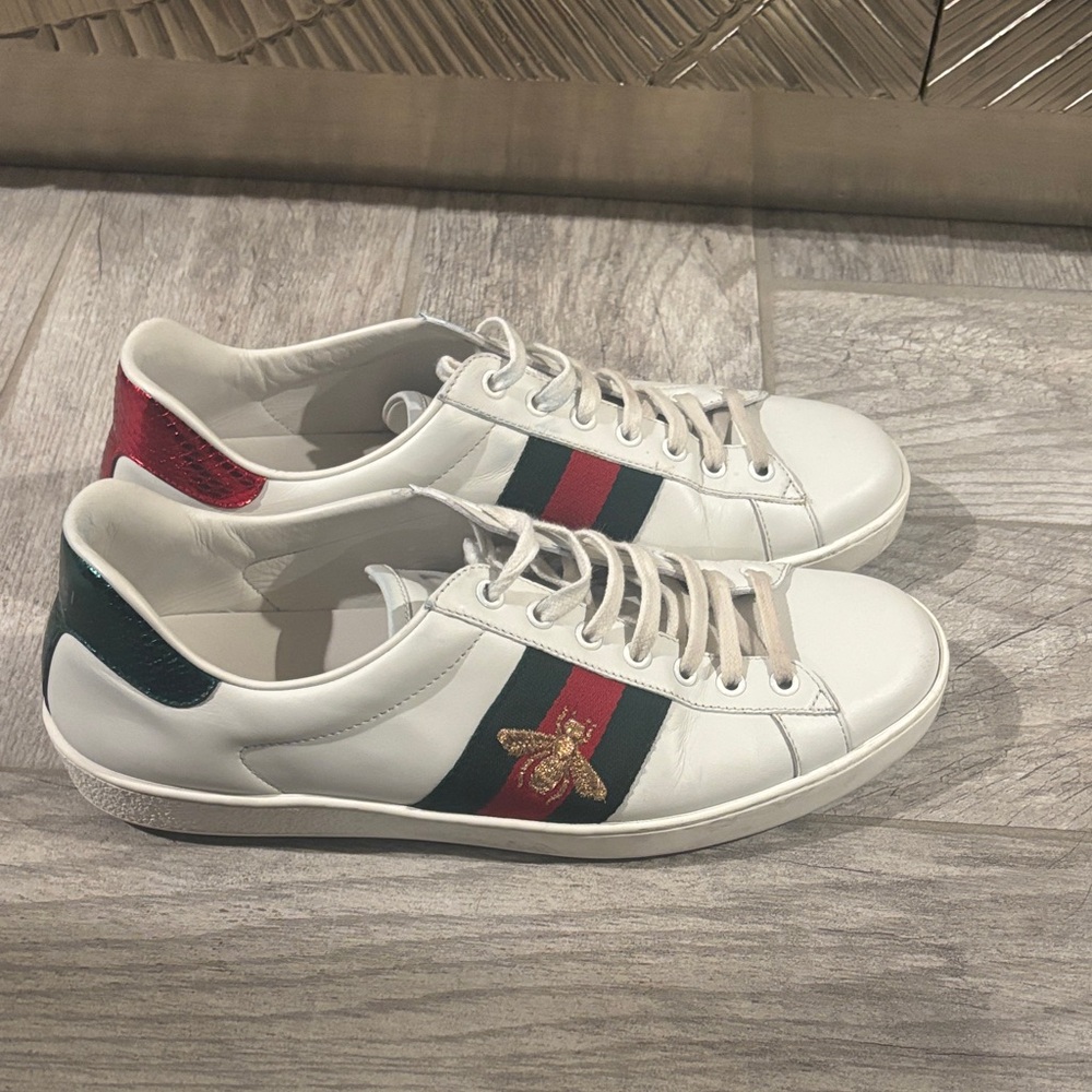 Gucci White Sneakers with Red and Green Stripes - Picture 3 of 6